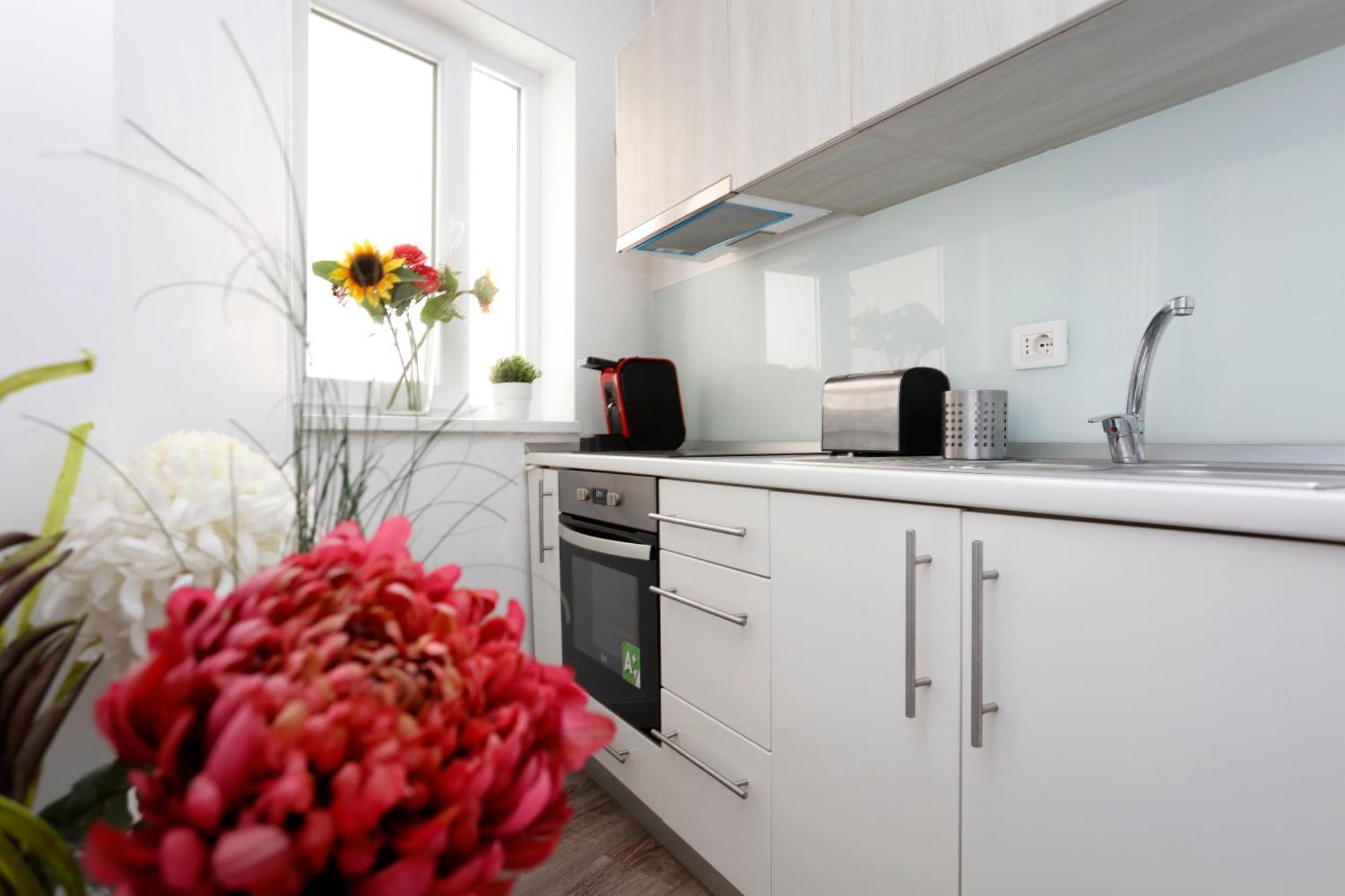 Lovely Victoriei Apartment Bucharest